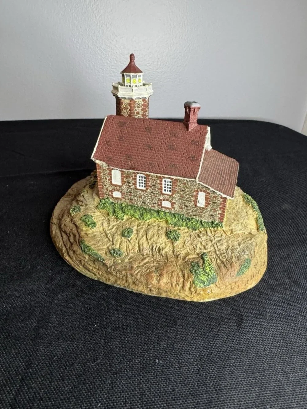 White House Figurine